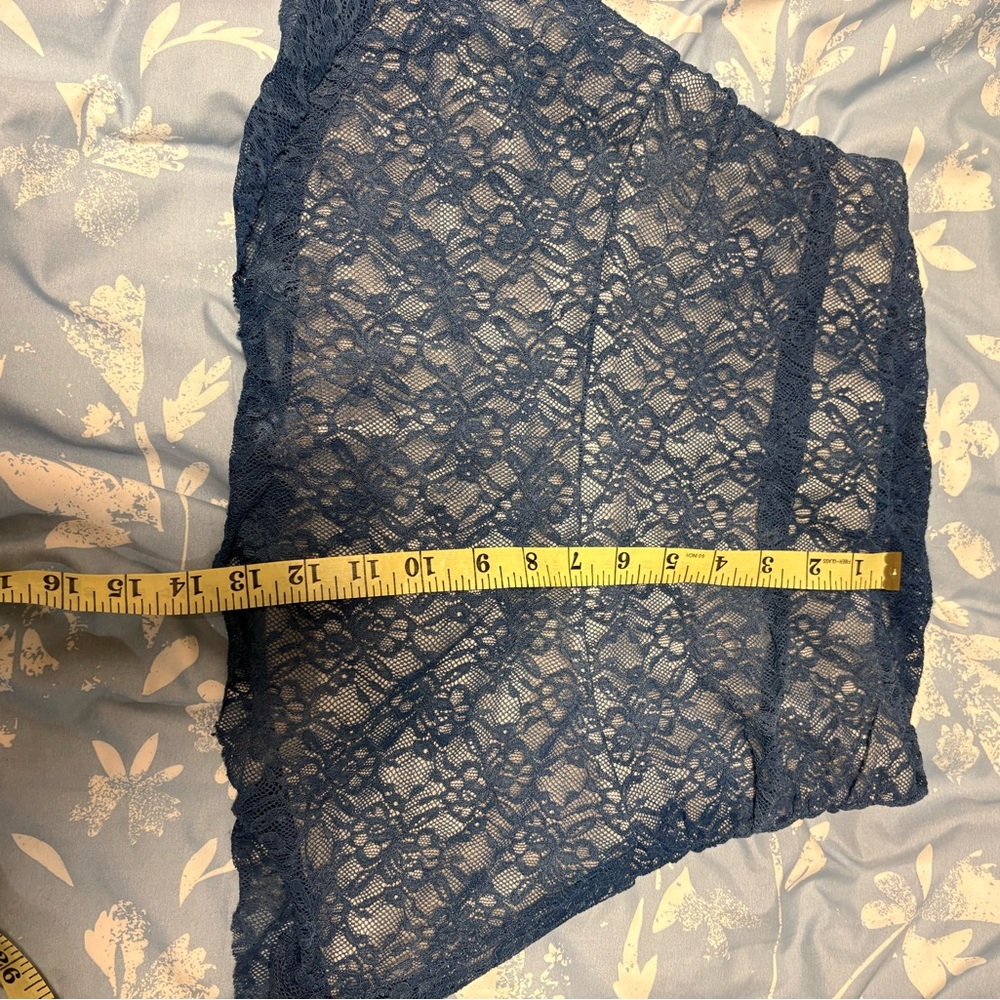 SHEIN Navy Lace Mini Skirt - Picture 3 of 4